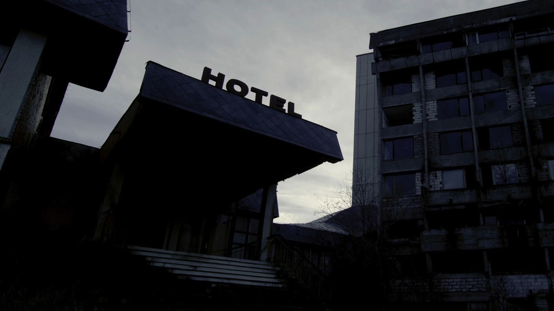 Banner Phim Khách Sạn Bị Ám (Hotel of the Damned)