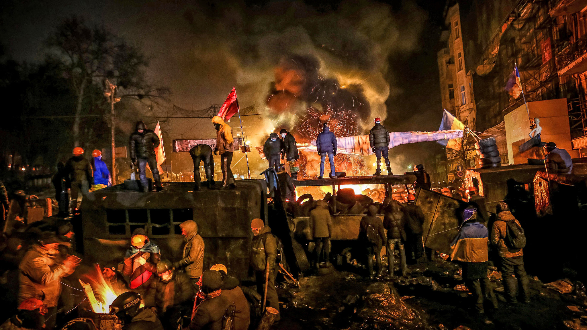 Banner Phim Mùa Đông Rực Lửa (Winter on Fire: Ukraine's Fight for Freedom)